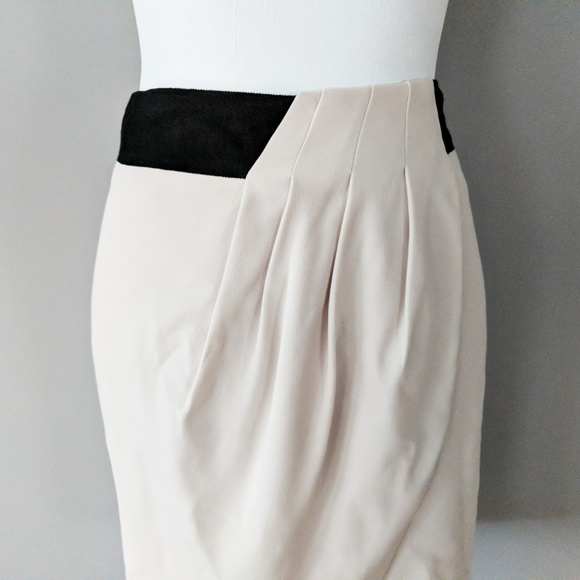 Banana Republic Nude Black Tulip Pencil Skirt Mini - Picture 2 of 6